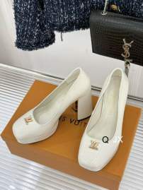 Picture of Louis Vuitton Shoes _SKULVsz35-40JX120212508